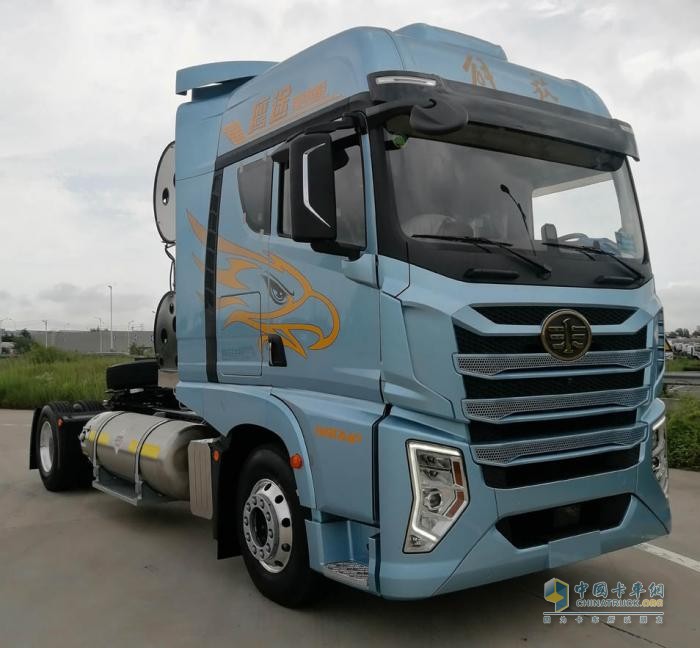 鷹途660馬力燃氣車(chē)上榜 一大波新造型亮相 386批次牽引車(chē)看點(diǎn)一覽
